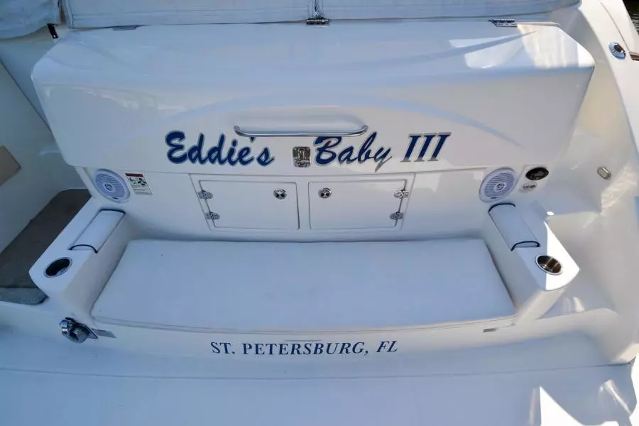 2005 Cruisers Yachts 520 Express