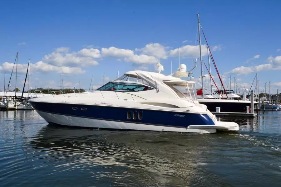 2005 Cruisers Yachts 520 Express
