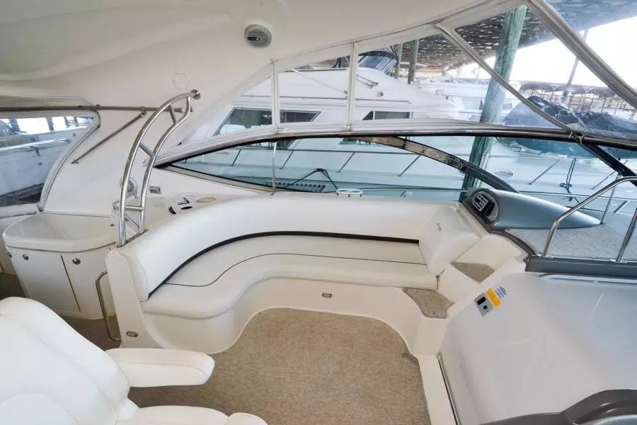 2005 Cruisers Yachts 520 Express