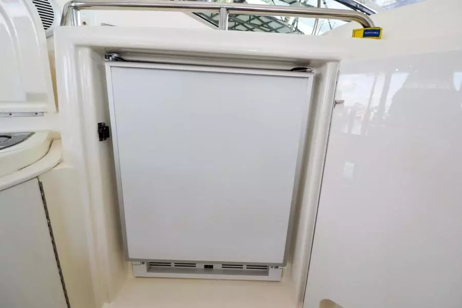 2005 Cruisers Yachts 520 Express