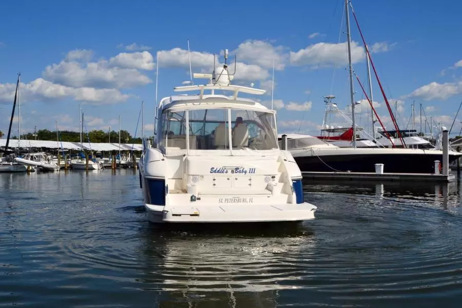 2005 Cruisers Yachts 520 Express