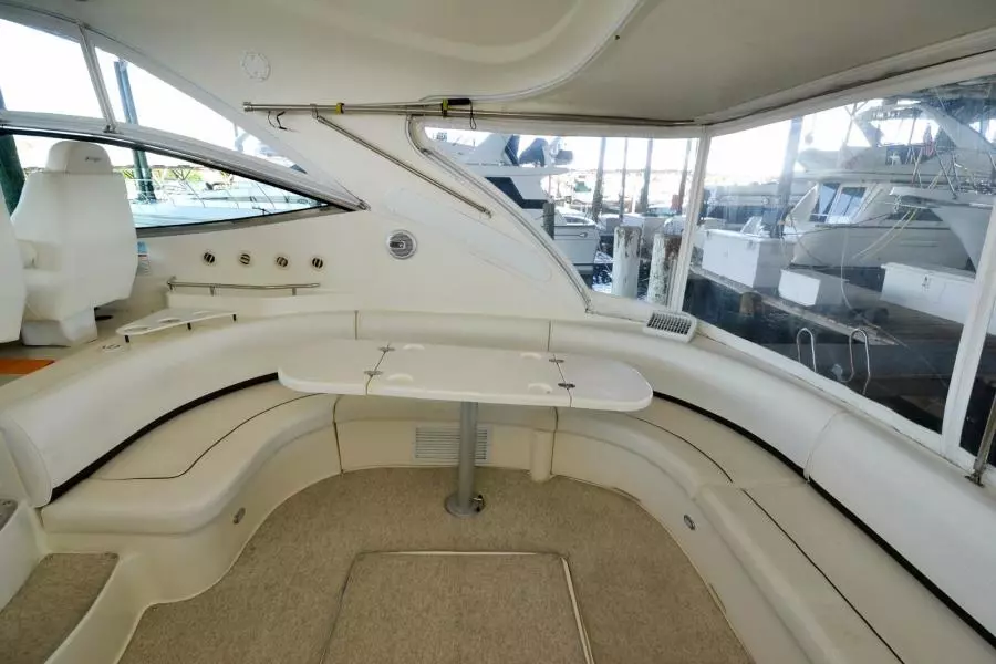 2005 Cruisers Yachts 520 Express