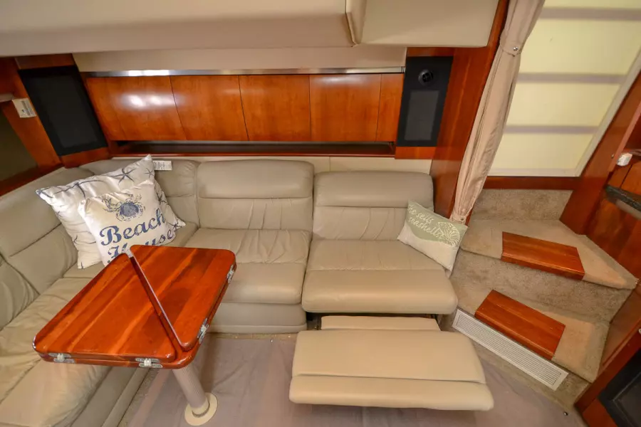 2006 Cruisers Yachts 420 Express