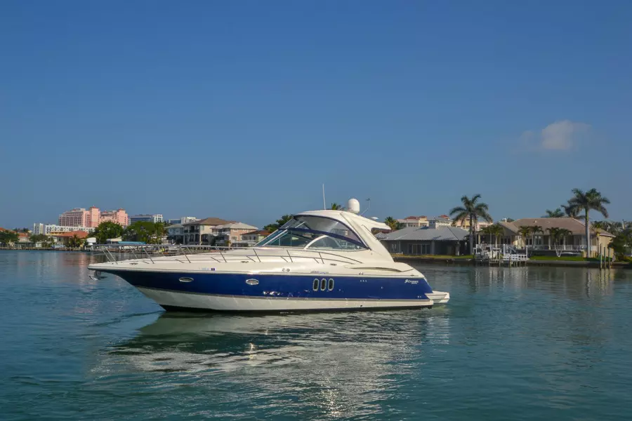 2006 Cruisers Yachts 420 Express