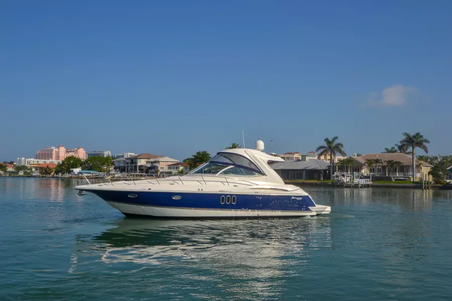 2006 Cruisers Yachts 420 Express