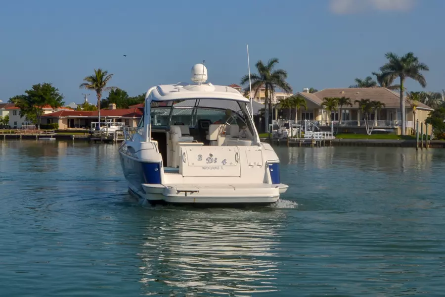2006 Cruisers Yachts 420 Express