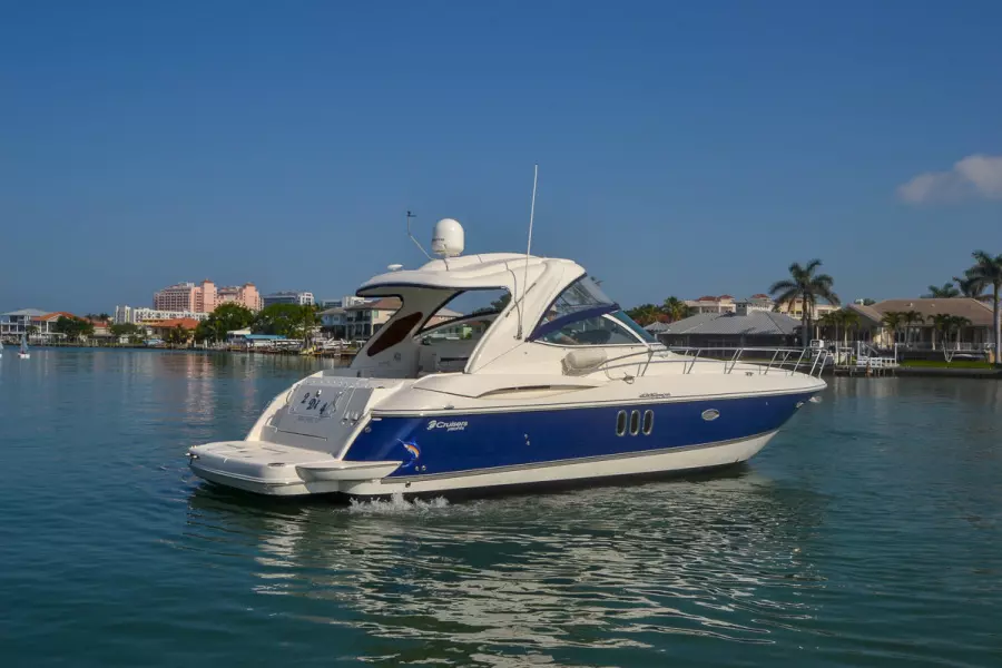 2006 Cruisers Yachts 420 Express