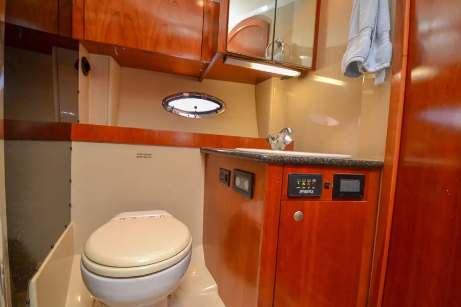 2006 Cruisers Yachts 420 Express