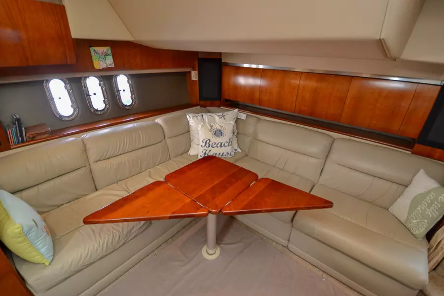 2006 Cruisers Yachts 420 Express