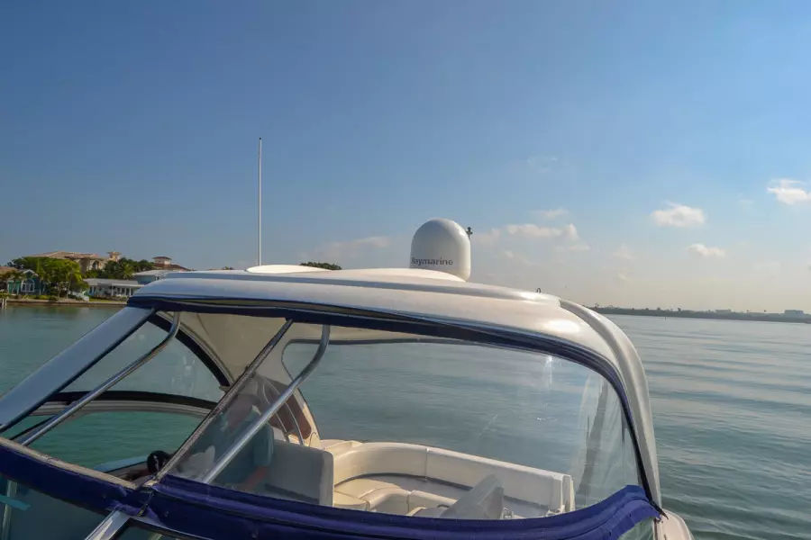 2006 Cruisers Yachts 420 Express