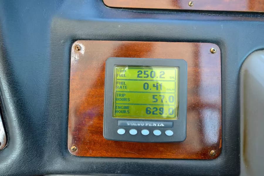 2006 Cruisers Yachts 420 Express