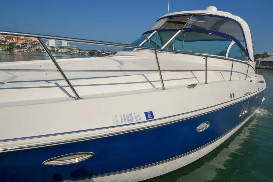 2006 Cruisers Yachts 420 Express