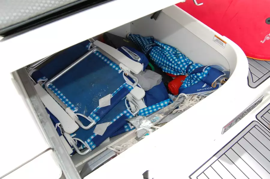 2016 Sea Ray 270 Sundeck Outboard