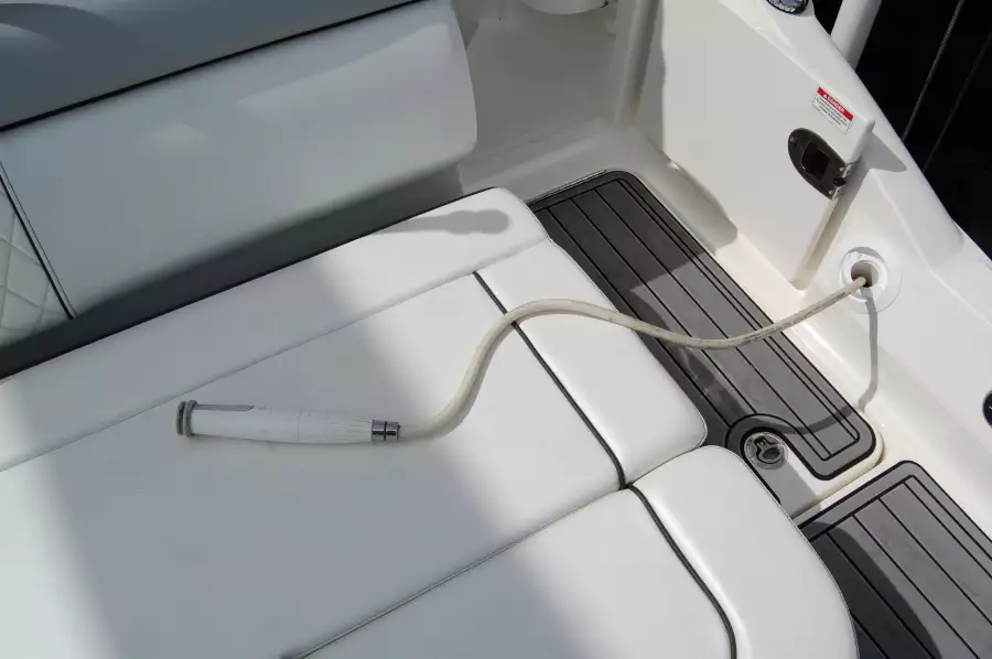 2016 Sea Ray 270 Sundeck Outboard