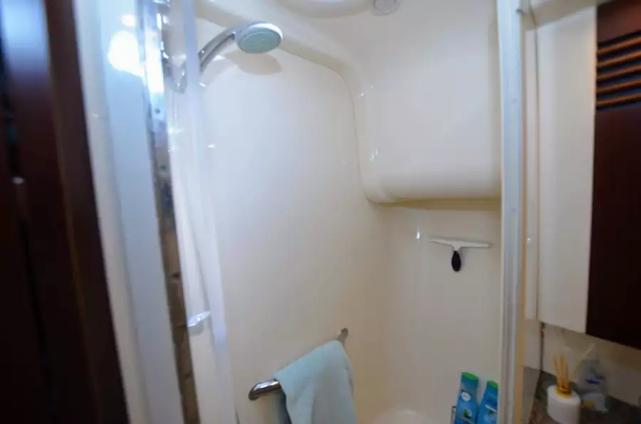 2005 Sea Ray 420 Sedan Bridge