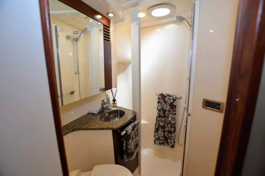 2005 Sea Ray 420 Sedan Bridge