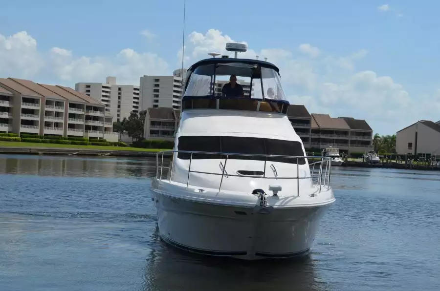 2005 Sea Ray 420 Sedan Bridge