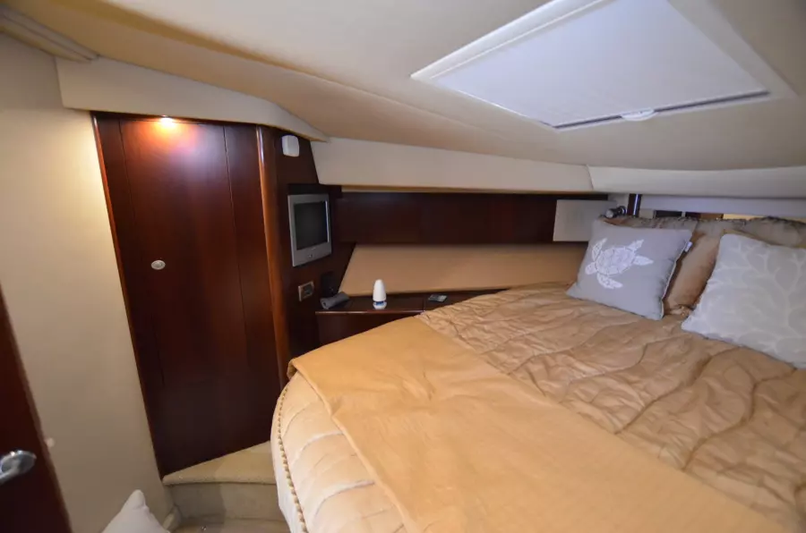 2005 Sea Ray 420 Sedan Bridge