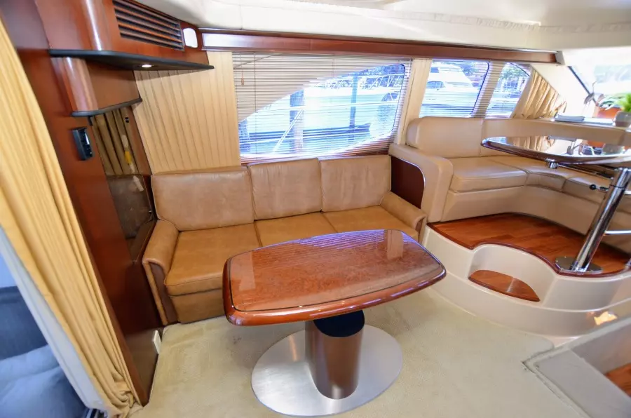 2005 Sea Ray 420 Sedan Bridge