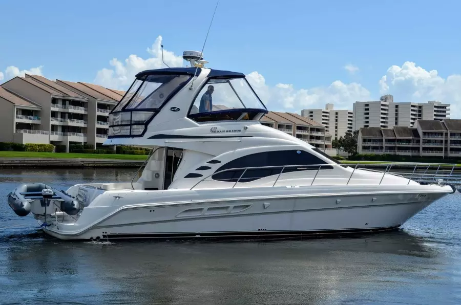 2005 Sea Ray 420 Sedan Bridge