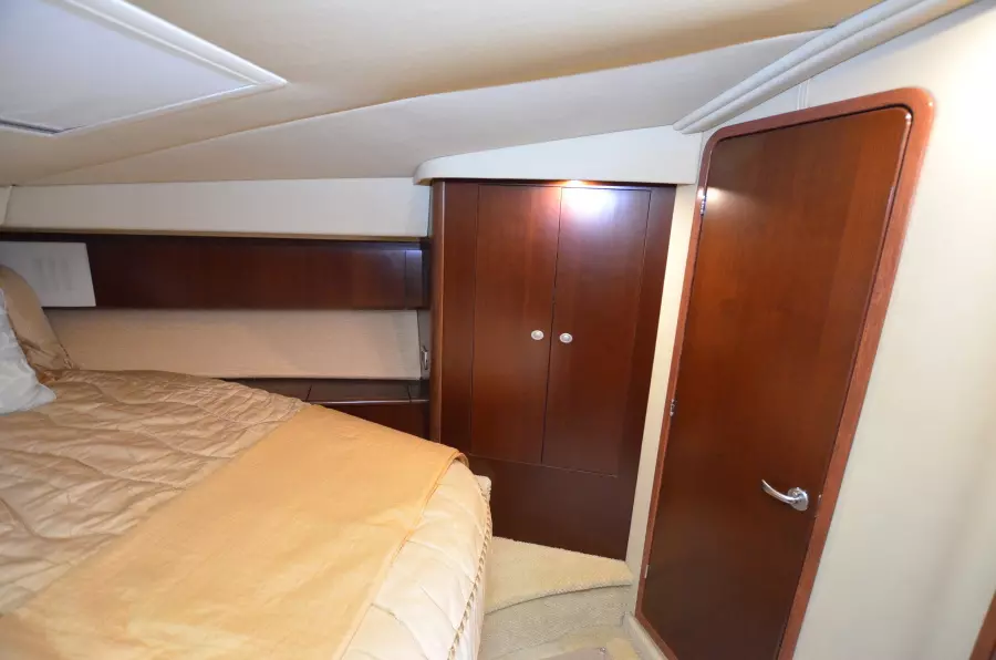 2005 Sea Ray 420 Sedan Bridge