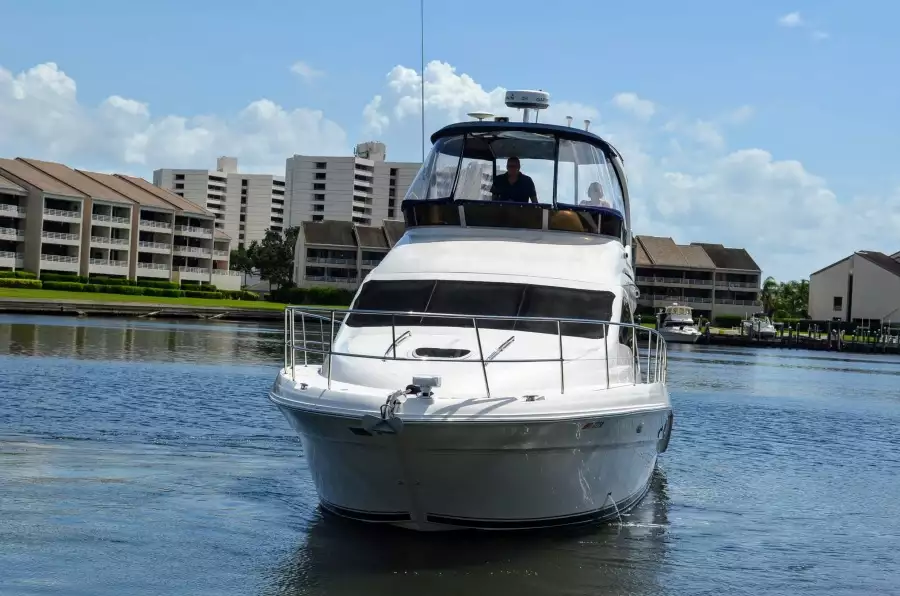 2005 Sea Ray 420 Sedan Bridge