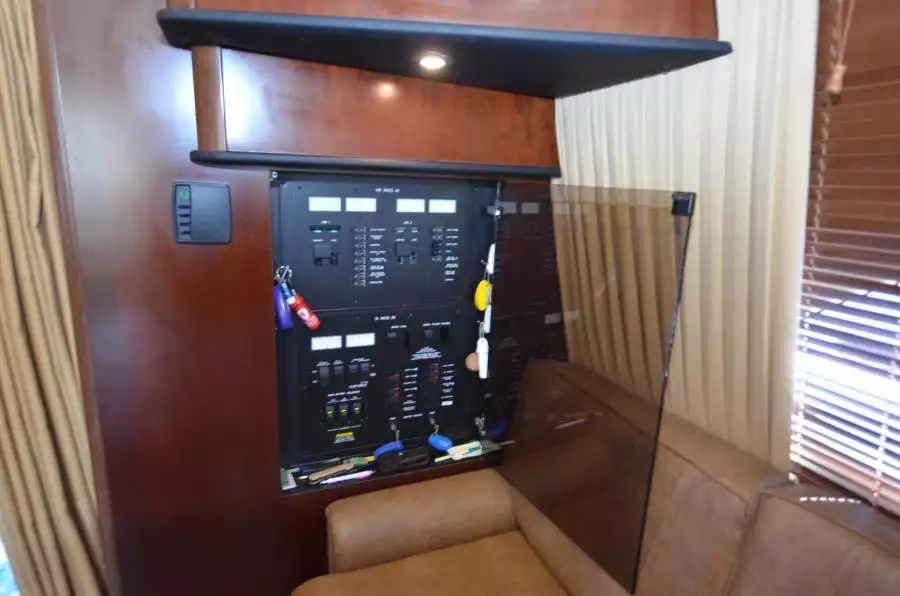 2005 Sea Ray 420 Sedan Bridge