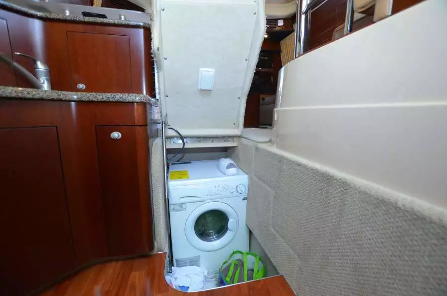 2005 Sea Ray 420 Sedan Bridge