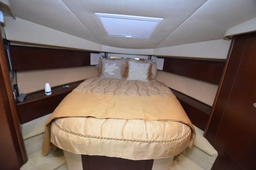 2005 Sea Ray 420 Sedan Bridge