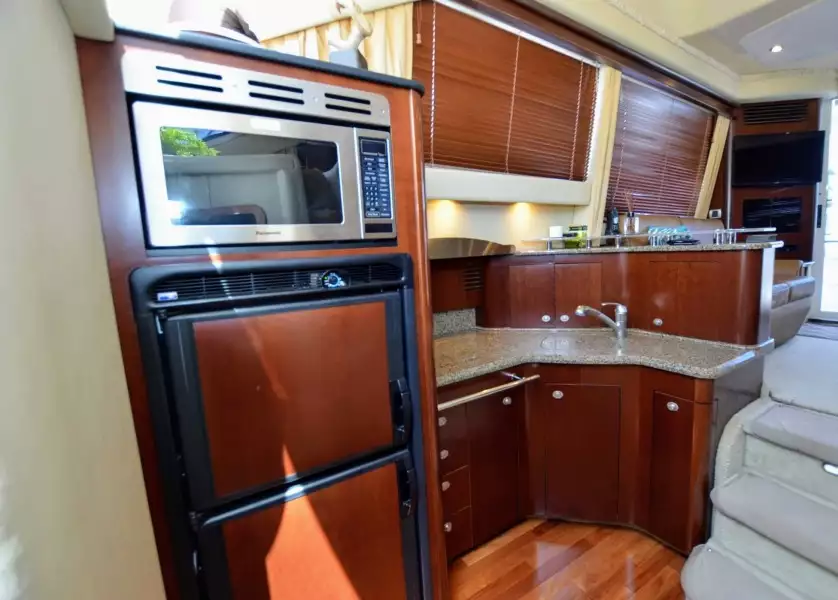 2005 Sea Ray 420 Sedan Bridge