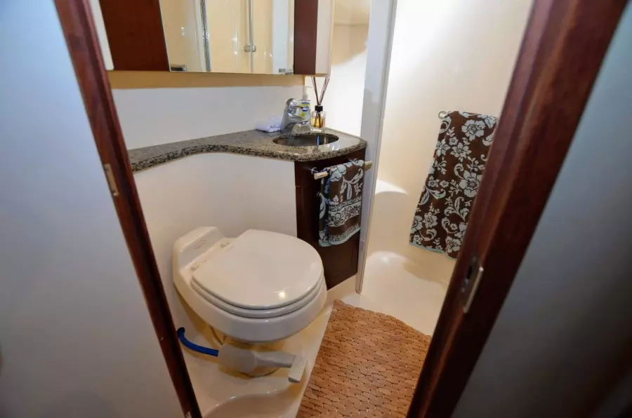 2005 Sea Ray 420 Sedan Bridge