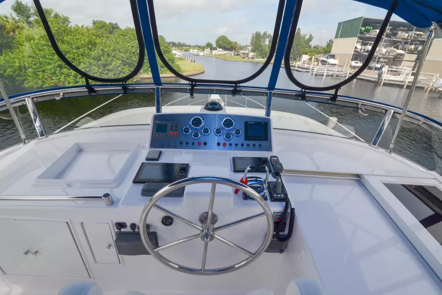 2001 Ocean Alexander 510 Classico