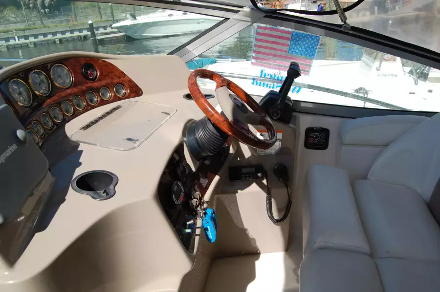 2004 Four Winns 328 Vista