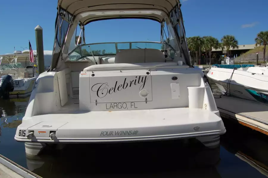 2004 Four Winns 328 Vista