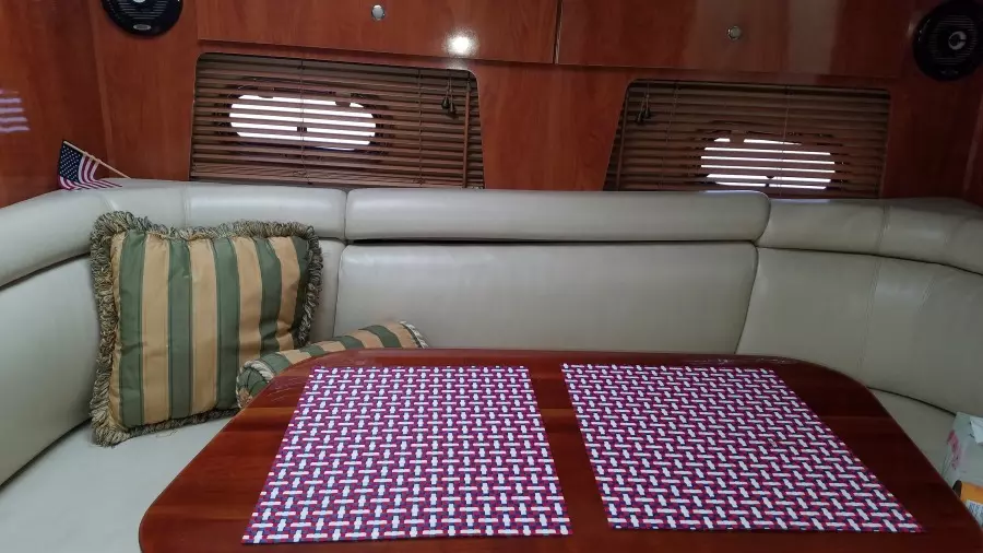 2004 Four Winns 328 Vista