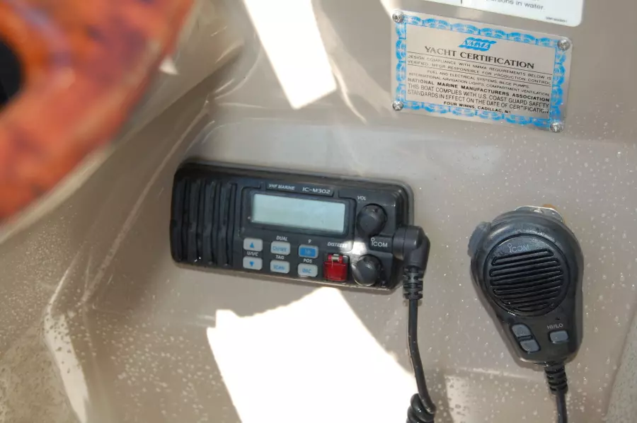 2004 Four Winns 328 Vista