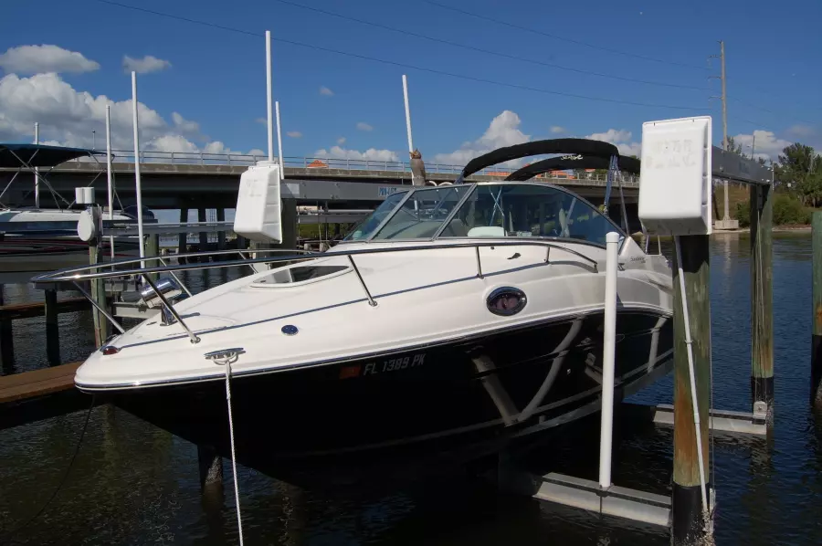 2011 Sea Ray 240 DA