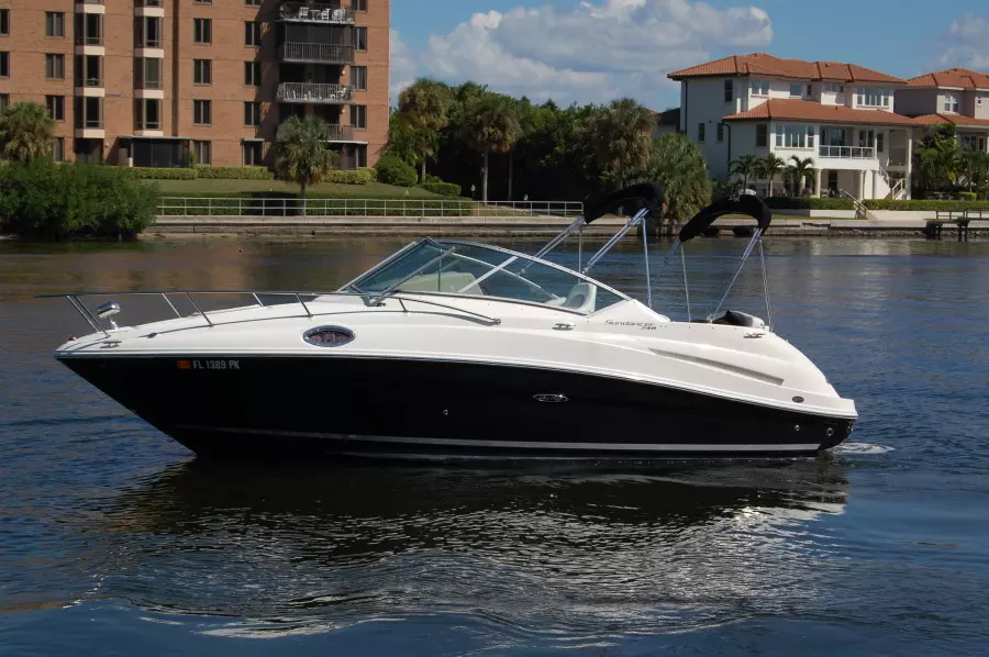 2011 Sea Ray 240 DA