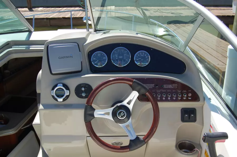 2011 Sea Ray 240 DA