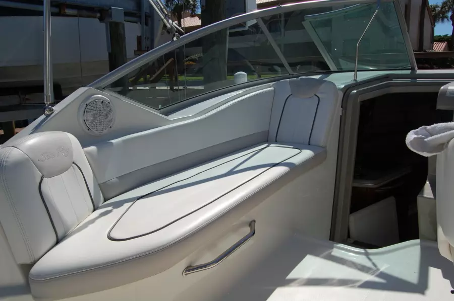 2011 Sea Ray 240 DA