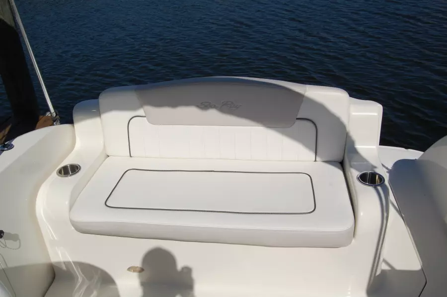 2011 Sea Ray 240 DA