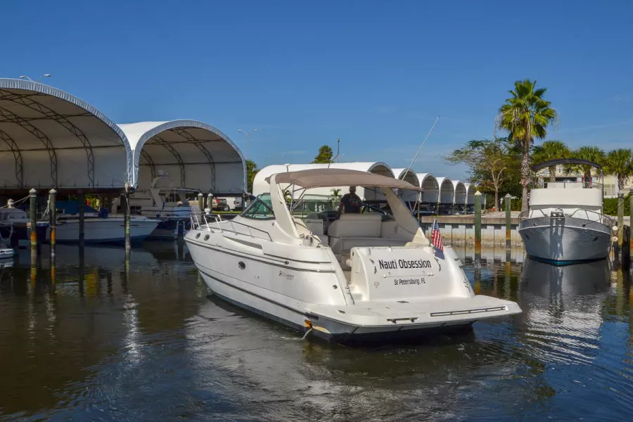 2000 Cruisers Yachts 3870 Express
