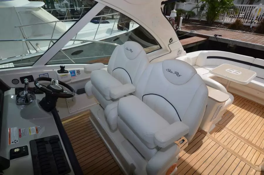 2011 Sea Ray 500 Sundancer