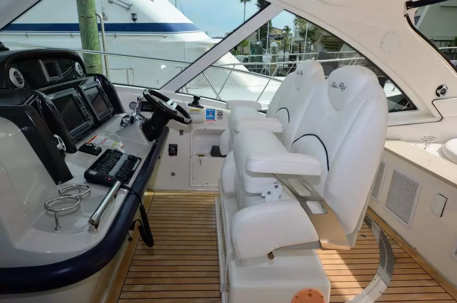 2011 Sea Ray 500 Sundancer