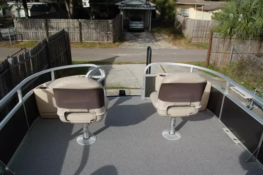 2017 Sun Tracker 22 DLX Fishin Barge