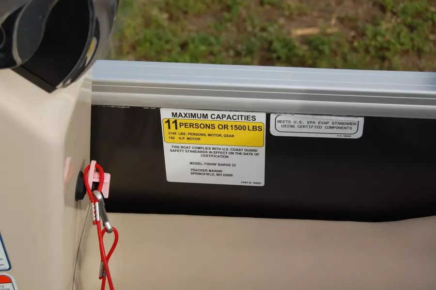 2017 Sun Tracker 22 DLX Fishin Barge