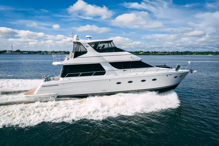 2002 Carver 530 Voyager Skylounge