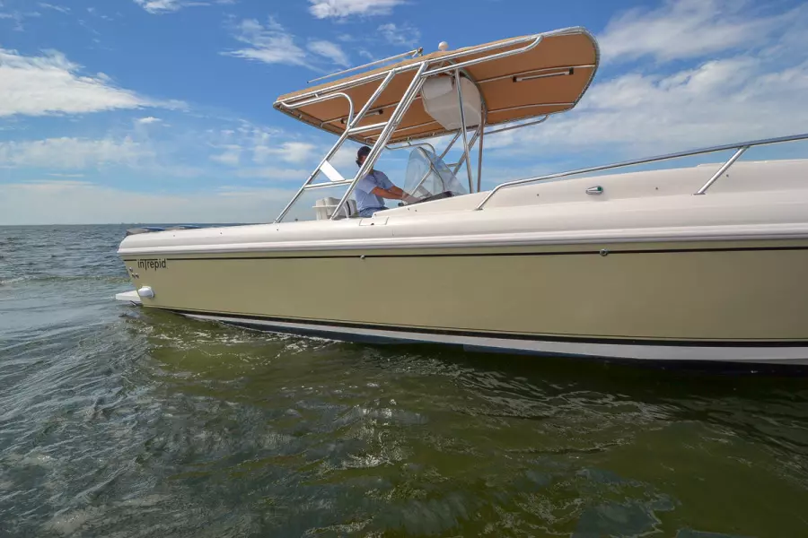 1999 Intrepid 366 Cuddy