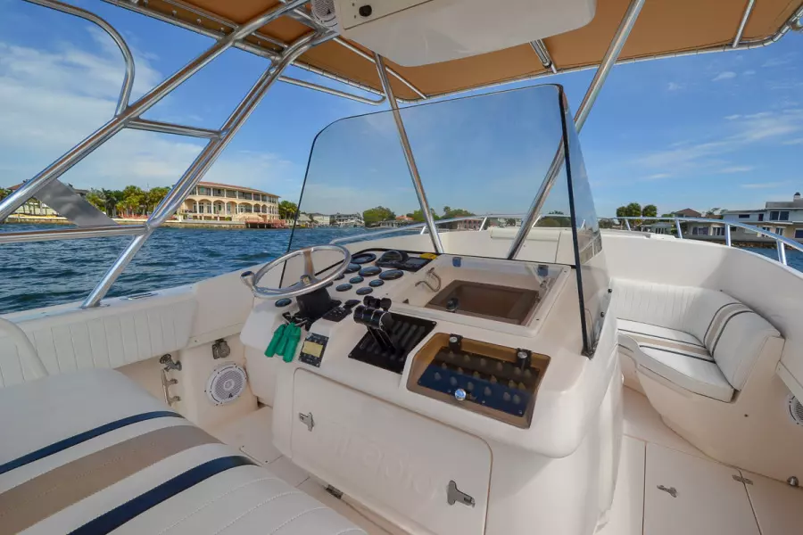 1999 Intrepid 366 Cuddy