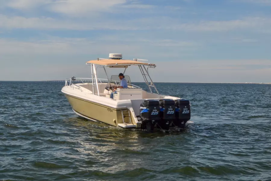 1999 Intrepid 366 Cuddy